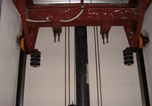 Hydraulic lifts